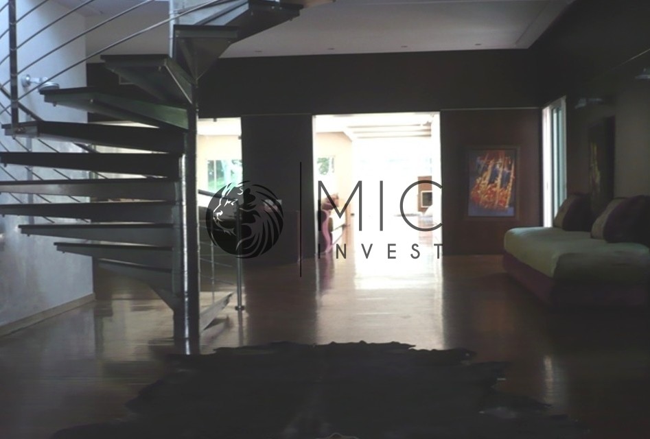 VILLA PRESTIGE SEMI MEUBLÉE DE 700 M² SUR 2800 M² DE PARC AVEC PISCINE — 4