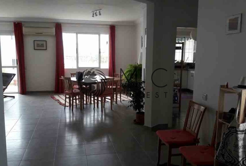 BEL APPARTEMENT AVEC TERRASSE