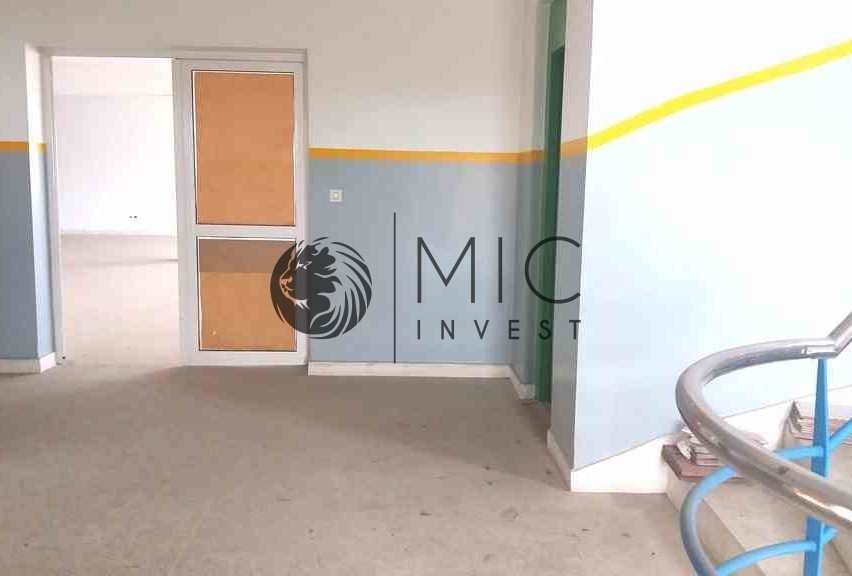 IMMEUBLE INDEPENDANT DE 2800 M² IDEAL POUR ECOLE OU AUTRE — 5