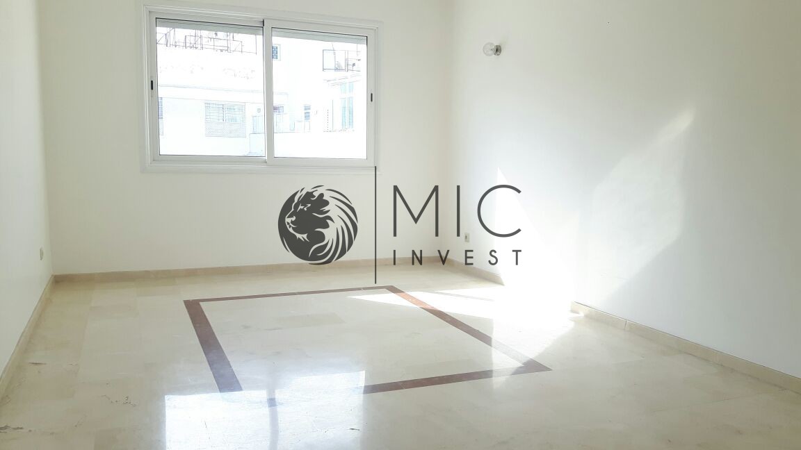 TRÈS BEAU STUDIO VIDE 50 M² AVEC BALCON ET PARKING