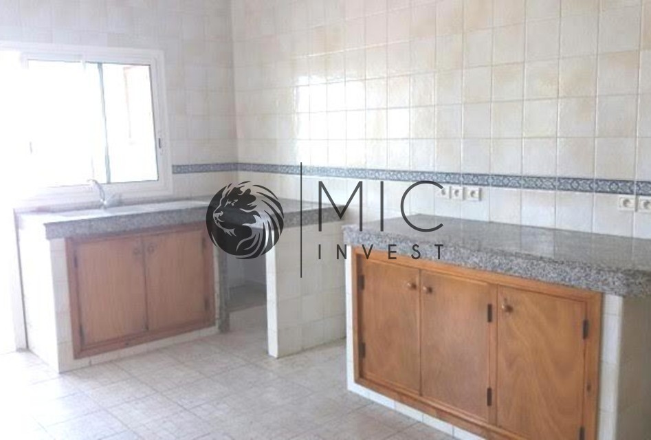 BEL APPARTEMENT FAMILIAL DE 202 M² AVEC 4 CHAMBRES — 4