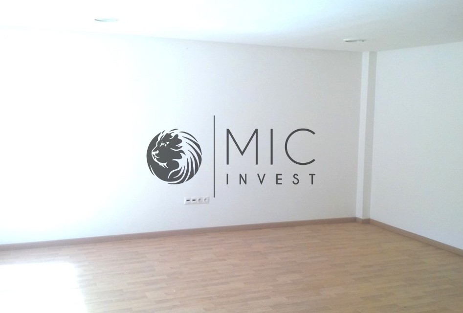LOCATION D'UN BEAU BUREAU EN DUPLEX DE 85 M² IDÉALEMENT SITUÉ — 4