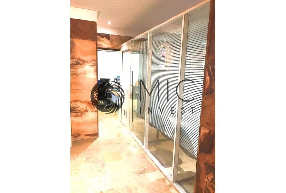 RARES BUREAUX DE 160 M² SANS VIS A VIS PROCHE GAUTHIER ET TRAM — 4