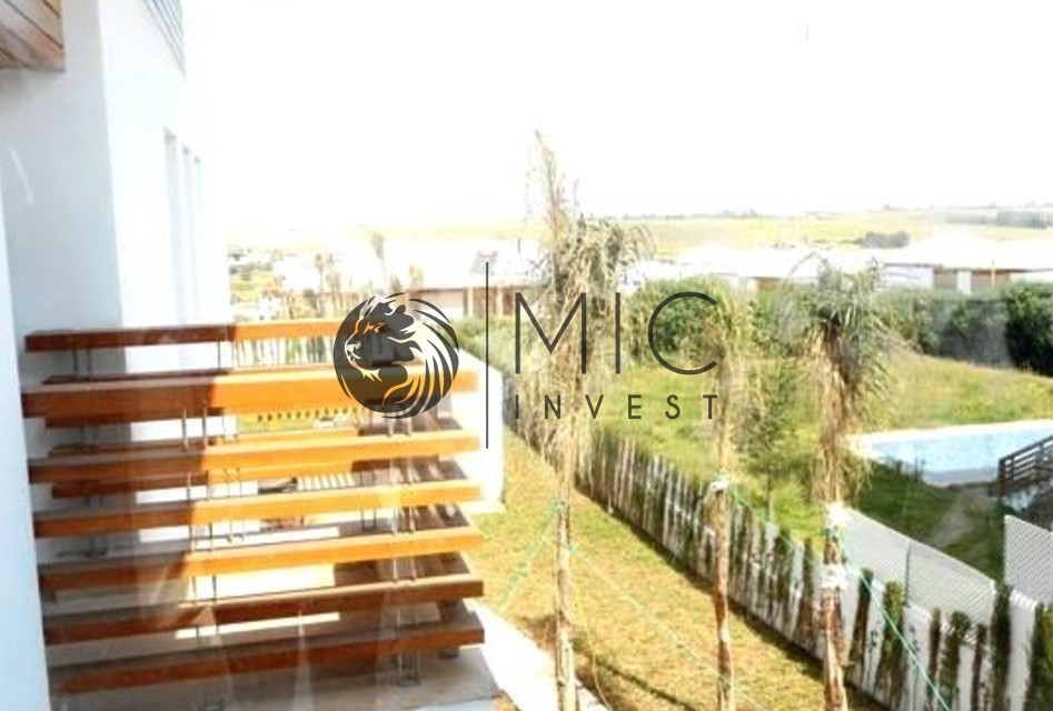 RARE VILLA D'EXCEPTION NEUVE AVEC PARC DE 1.800 M² ET PISCINE — 6