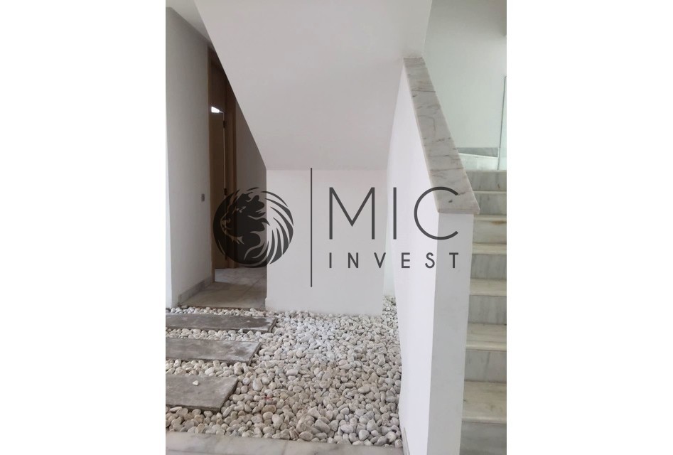 BOUSKOURA GOLF CITY - LOCATION D'UNE RARE VILLA D'ARCHITECTE DE 300 M² HABITABLES (5 CHAMBRES) SUR 6 — 6