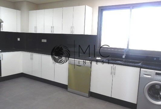 SUBLIME APPARTEMENT NEUF - 200 M² - TERRASSE - PISCINE VUE MER - 3 PARKINGS — 5