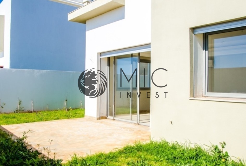 SUPERBES VILLAS NEUVES DE 295 à 340 M² EN RÉSIDENCE FERMÉE — 2