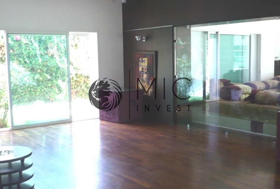 VILLA PRESTIGE SEMI MEUBLÉE DE 700 M² SUR 2800 M² DE PARC AVEC PISCINE — 3