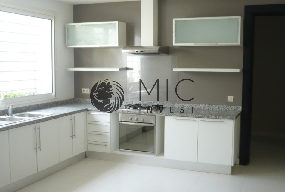 MAGNIFIQUE RDC DE VILLA AVEC PARC DE 1400 M² ET PISCINE — 5