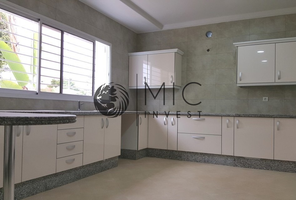 Villa 650 m² à Ambassadeurs — 2