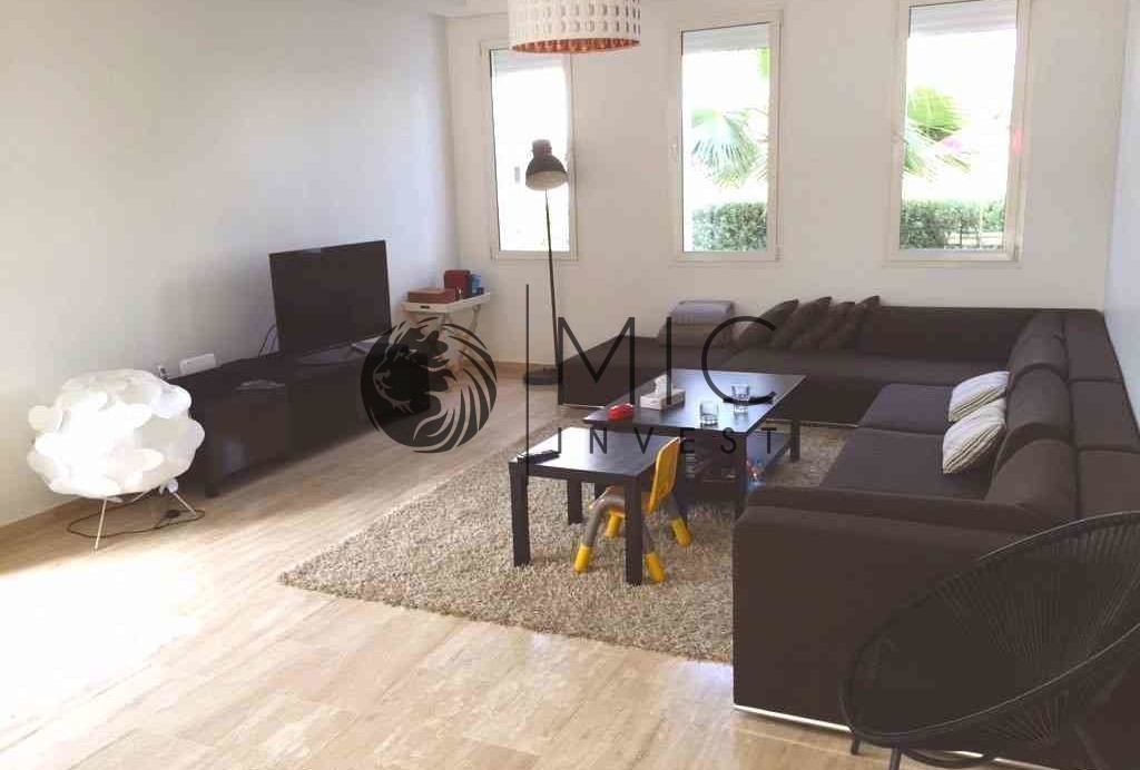 SUPERBE VILLA DE 375 M² AVEC PISCINE EN RÉSIDENCE FERMÉE — 4