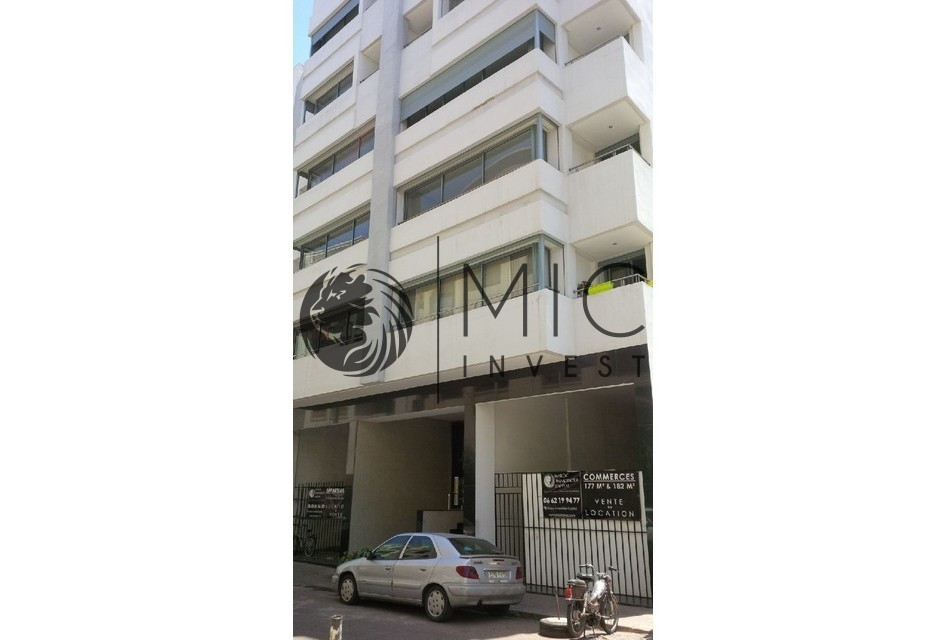 2 BEAUX COMMERCES NEUFS ANGLE MASSIRA 180 OU 360 M² — 3