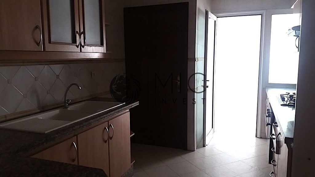 SUPERBE APPARTEMENT E 160 M² IDÉALEMENT SITUÉ — 3