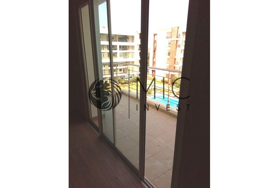 TRÈS BEL APPARTEMENT 178 M² AVEC TERRASSE ET PISCINE — 3