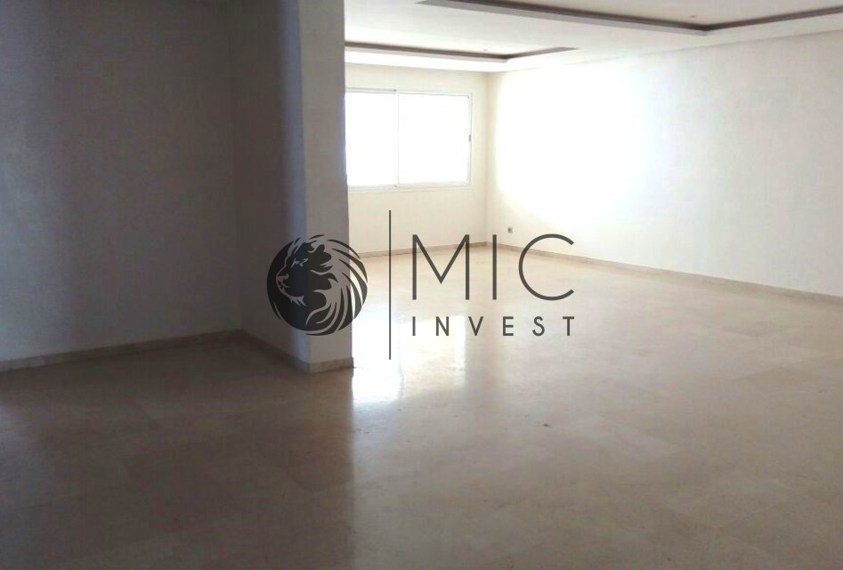 TRÈS BEL APPARTEMENT 178 M² AVEC TERRASSE ET PISCINE — 2