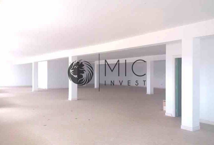 IMMEUBLE INDEPENDANT DE 2800 M² IDEAL POUR ECOLE OU AUTRE — 4