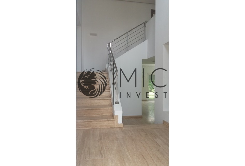 RARE VILLA D'ARCHITECTE D'EXCEPTION DE 300 M² HABITABLES SUR 340 M² — 4