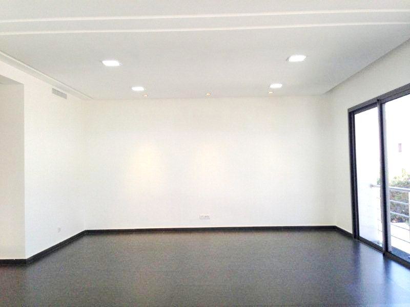 Villa à usage bureau de 330 m² - Chantilly — 3