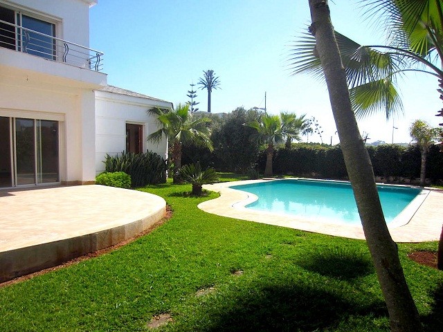 Très belle villa neuve de 1000 m² Dar Bouazza