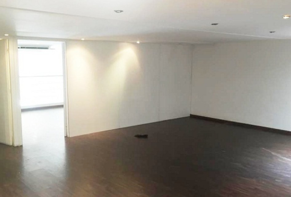 Local commercial de 200 m² - Maarif — 5