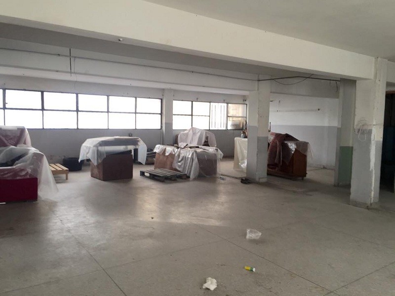 Local commercial à louer de 665 m² - Maarif — 2