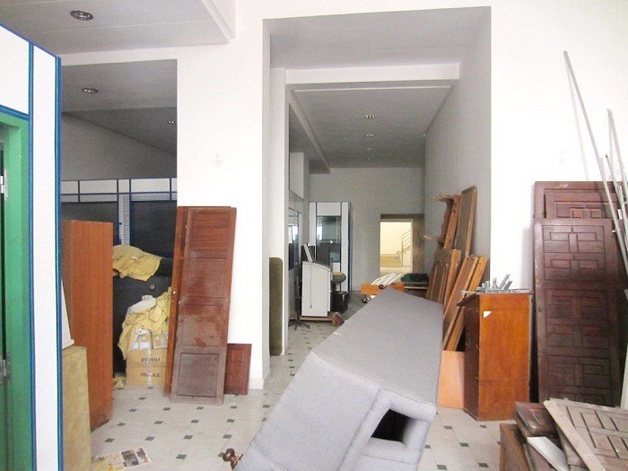 Local commercial à louer de 600 m² 2 Mars — 3