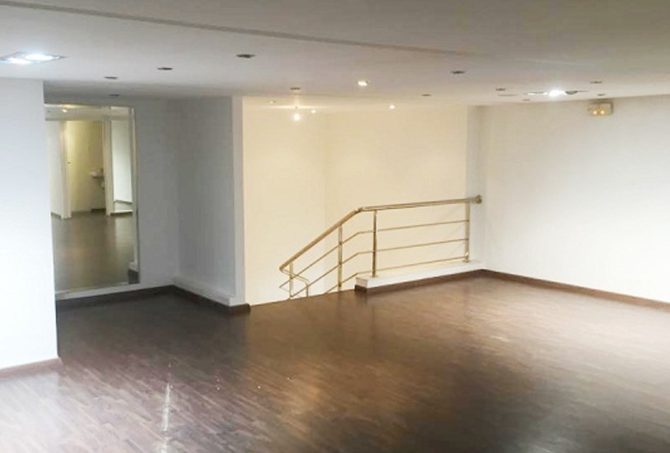 Local commercial 200 m² à louer, Maarif, Casablanca — 4
