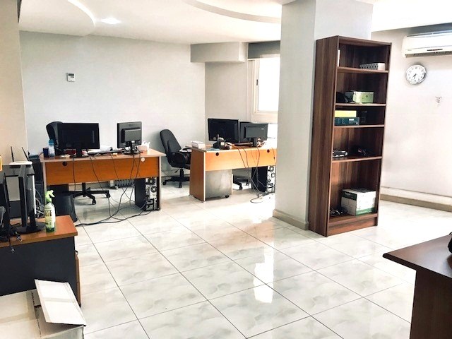 Plateau de bureau à vendre de 200 m² - Gauthier