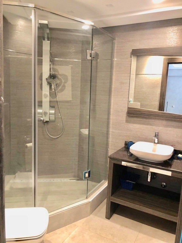 Très beau studio neuf meublé 75 m² - Racine — 4