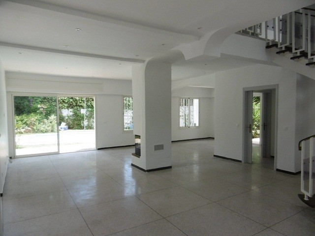 Villa 670 m² à Longchamps — 10