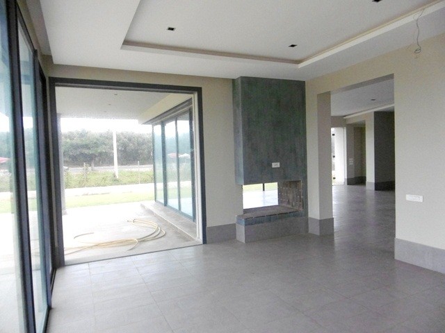 Local commercial de 875 m² Dar Bouazza — 5
