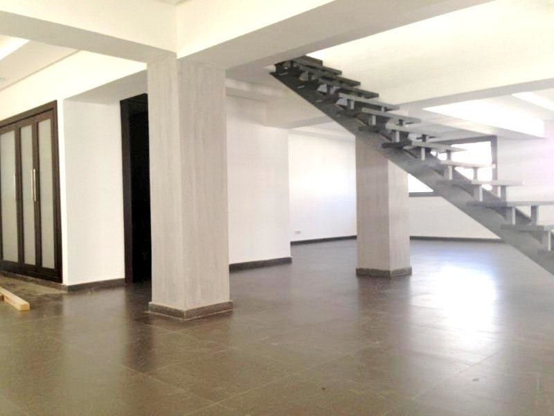 Villa à usage bureau de 330 m² - Chantilly — 4