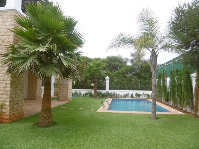 Très belle villa à vendre de 780 m² Dar Bouazza