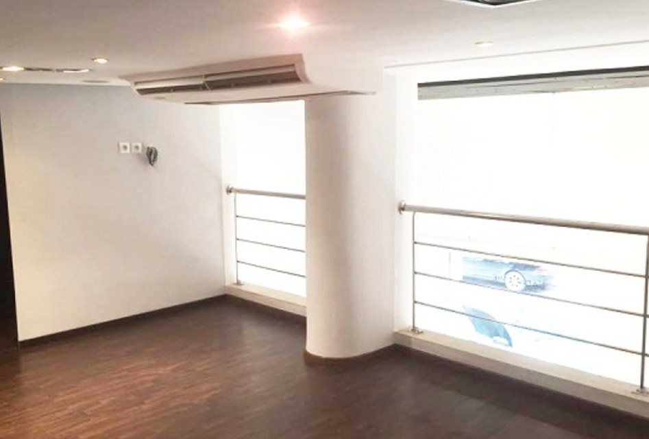 Local commercial de 200 m² - Maarif — 6