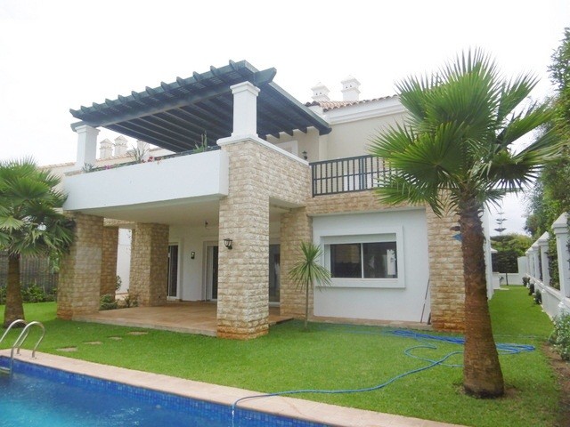 Très belle villa à louer de 480 m² Dar Bouazza