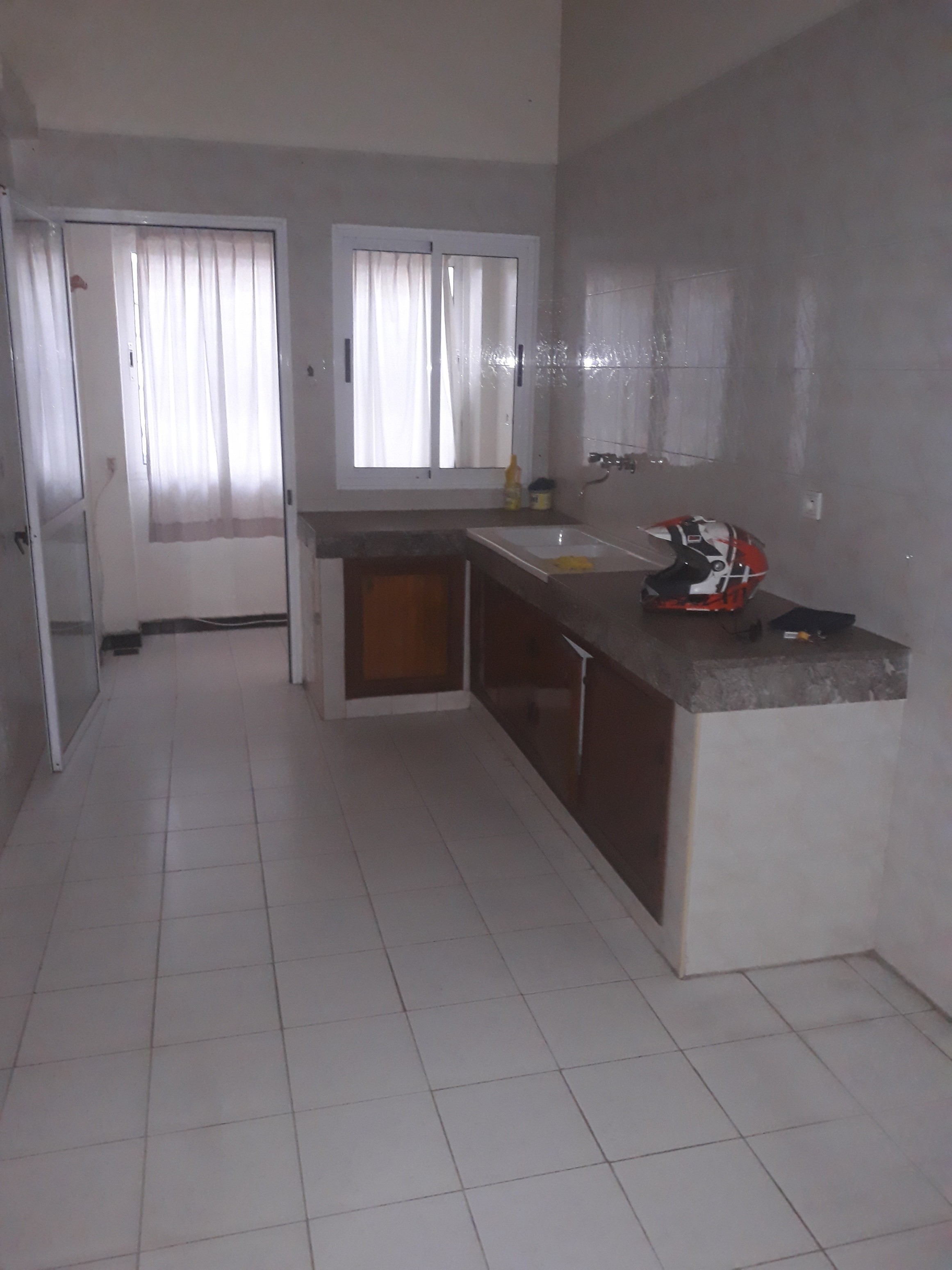 Appartement RDC exclusivement habitation — 2