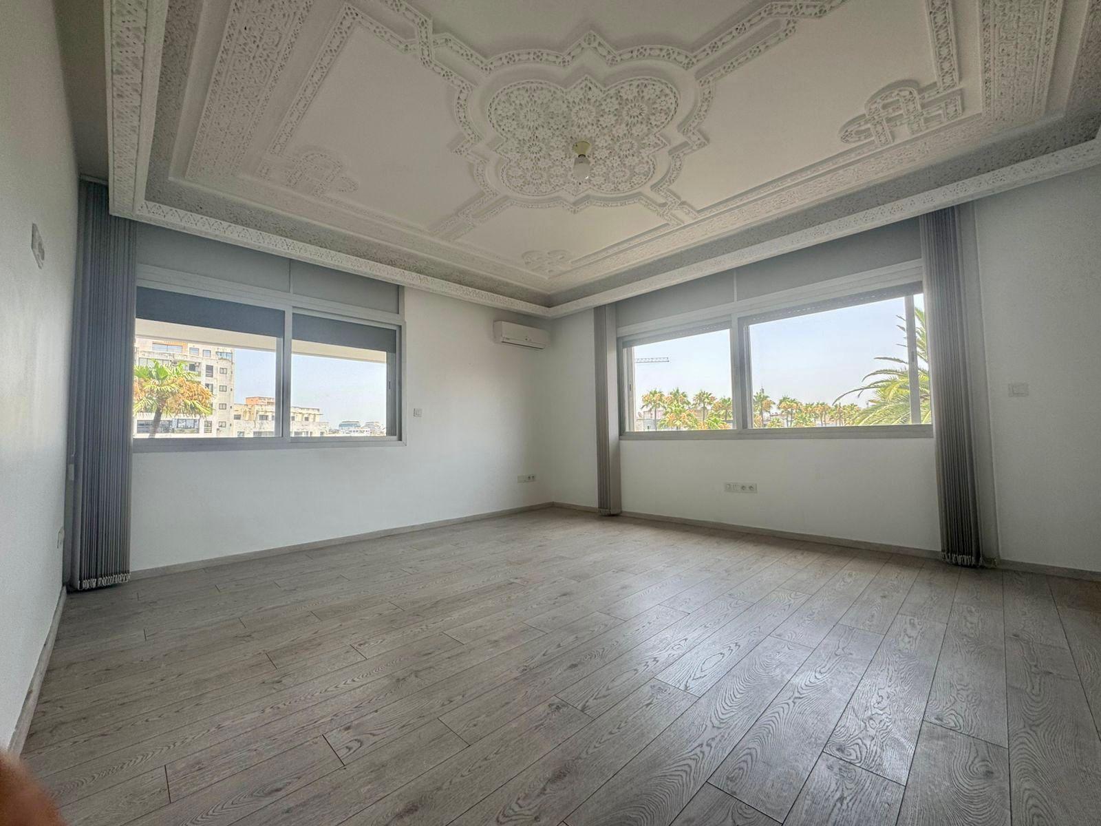 Bureau à louer immeuble de prestige – spacieux et lumineux — 2