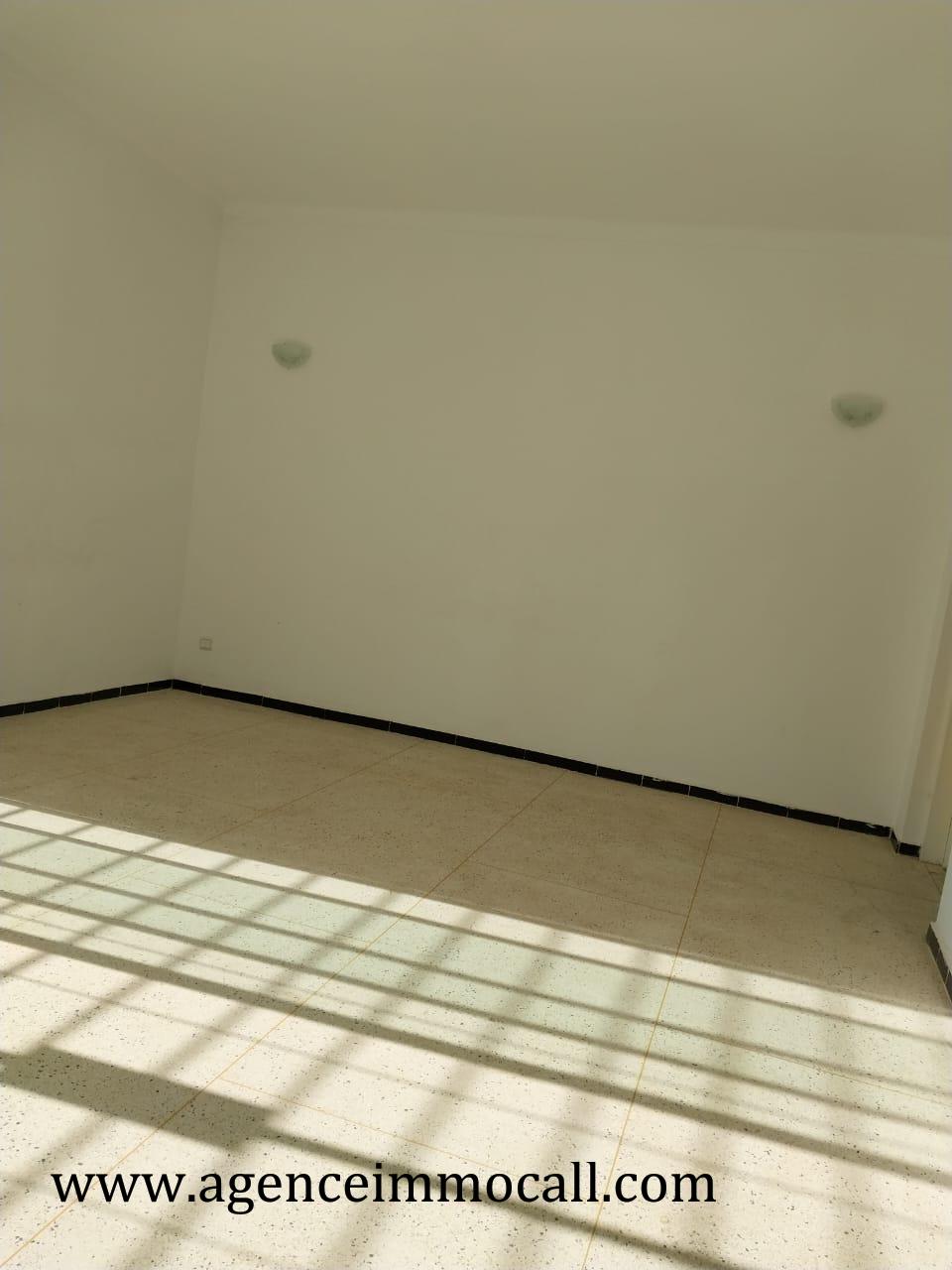 Etage Villa en location à Mabella Rabat — 4