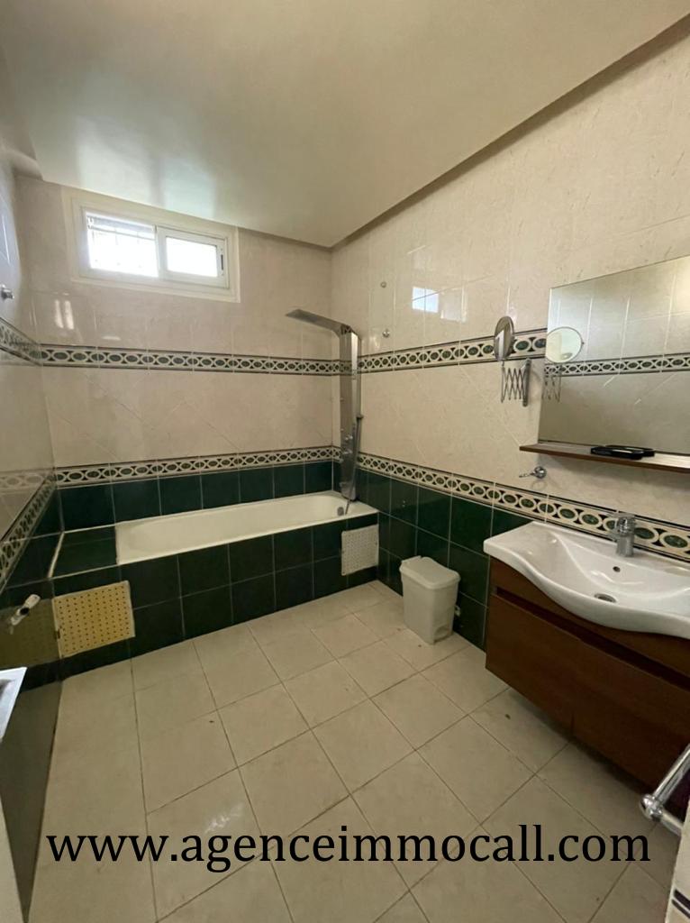 Villa en location à Souissi - Rabat — 3