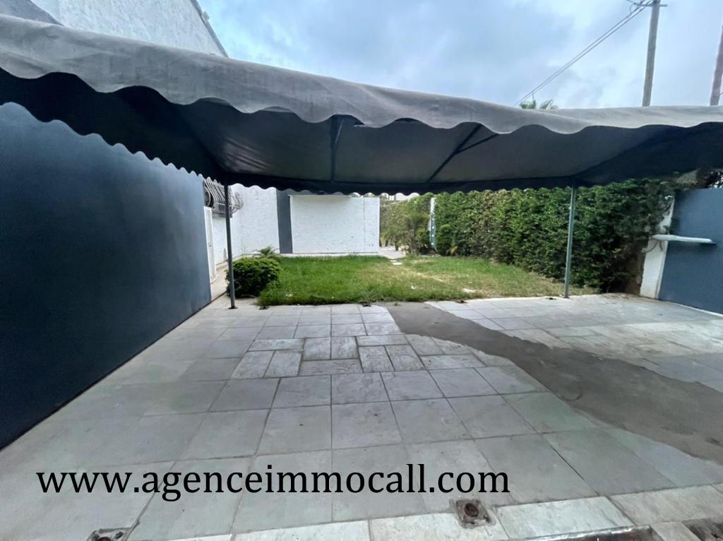 Villa en location à Souissi - Rabat — 5