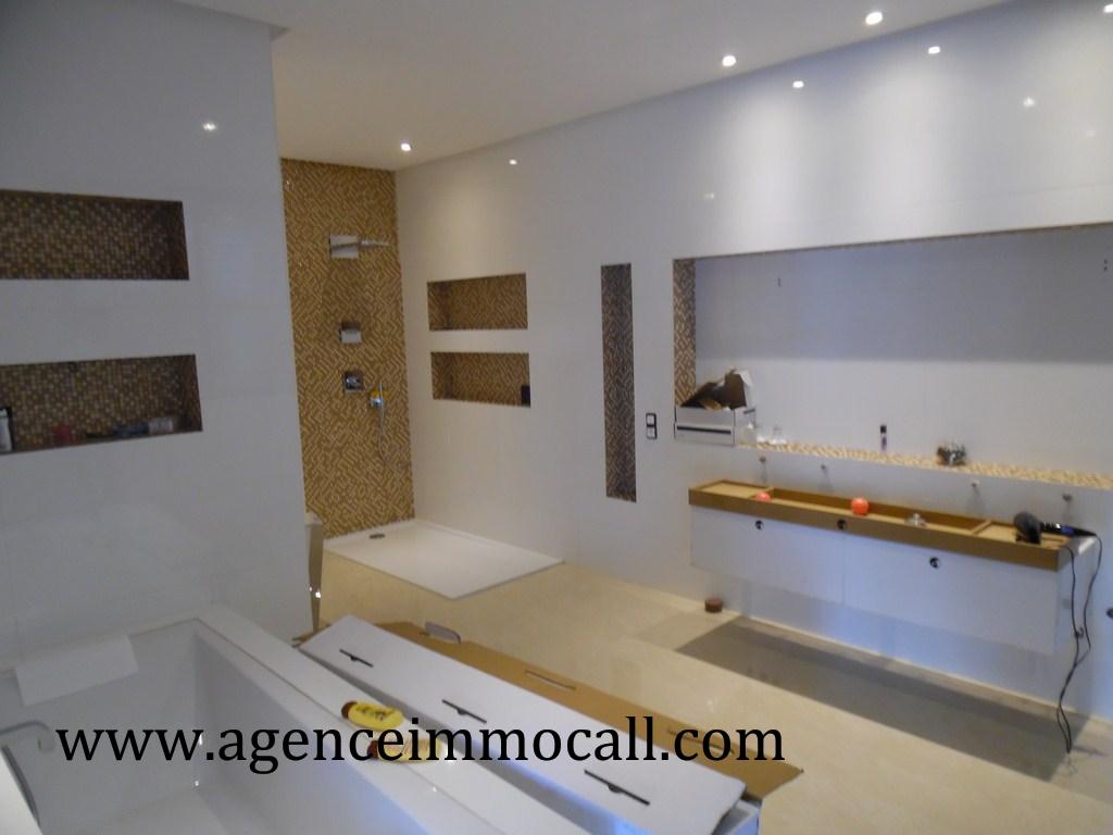 Villa en location à Souissi - Rabat — 3