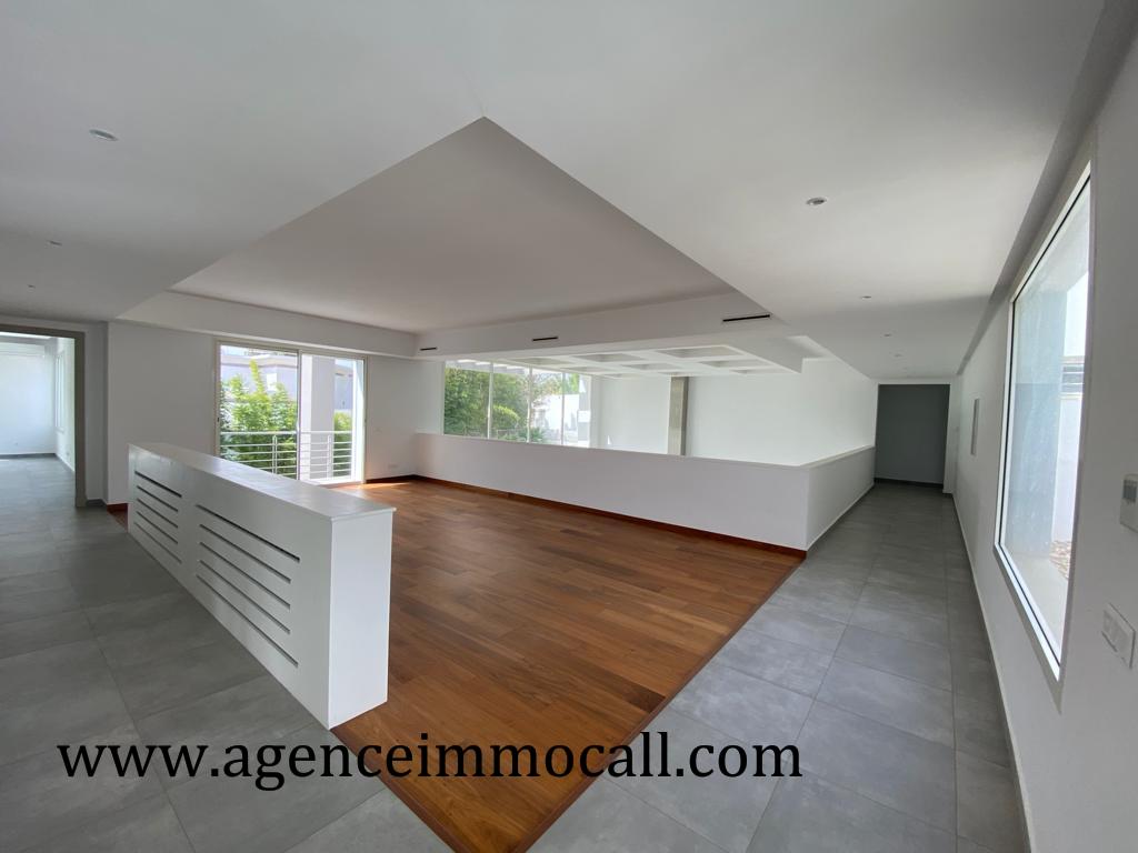 Villa à louer située à SOUISSI - Rabat — 2