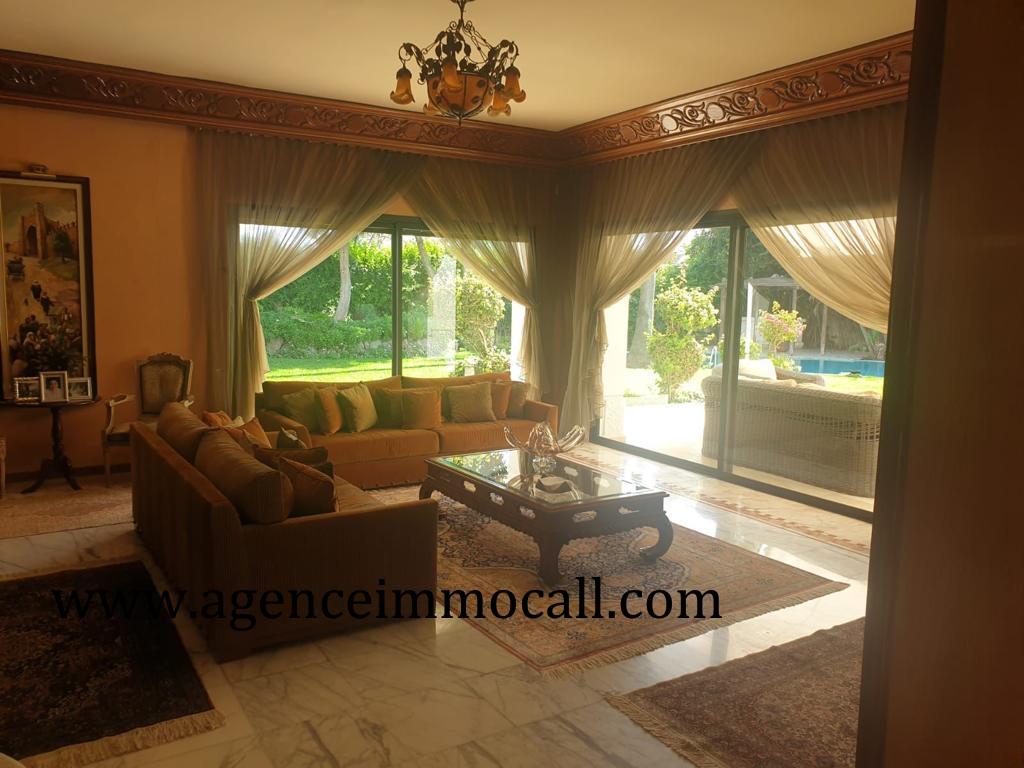 villa à vendre à souissi — 2