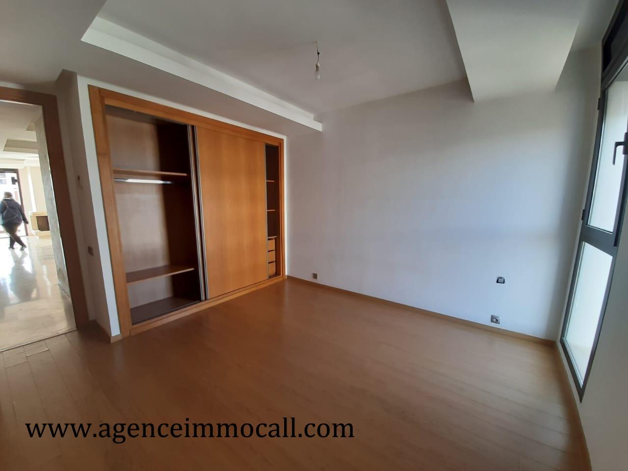 Superbe Appartement en Location situé à Souissi — 5