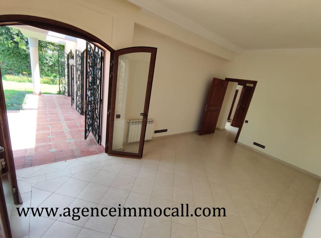 Villa de luxe à louer située à SOUISSI - Rabat — 3
