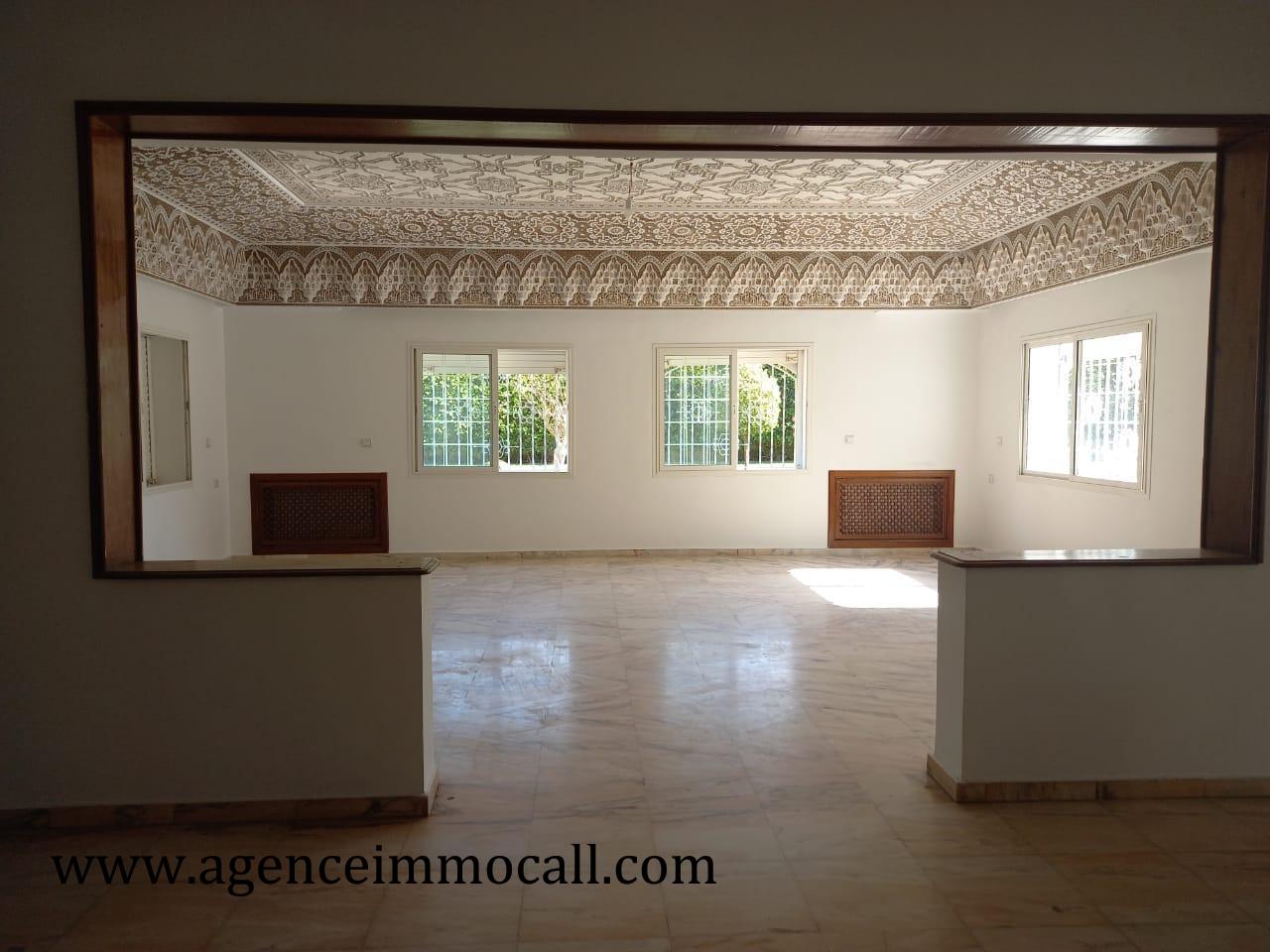 Splendide Villa en location à SOUISSI — 2