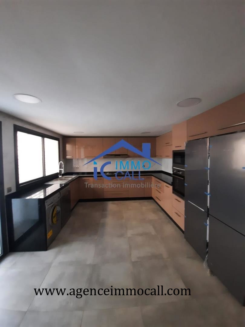 à LOUER Villa vide avec 4 chambres à Hay Riad — 4