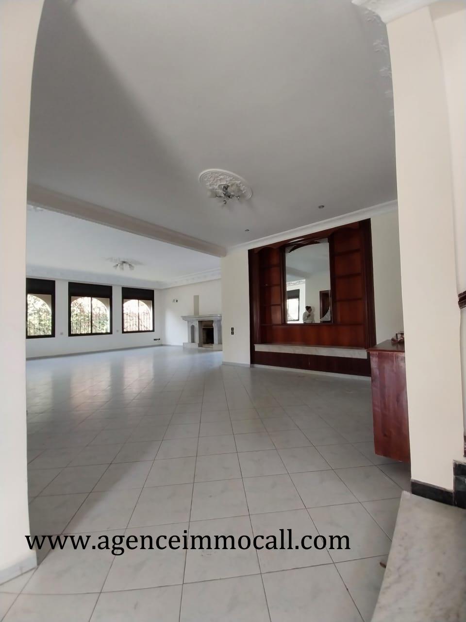 Villa en location à Hay riad — 4