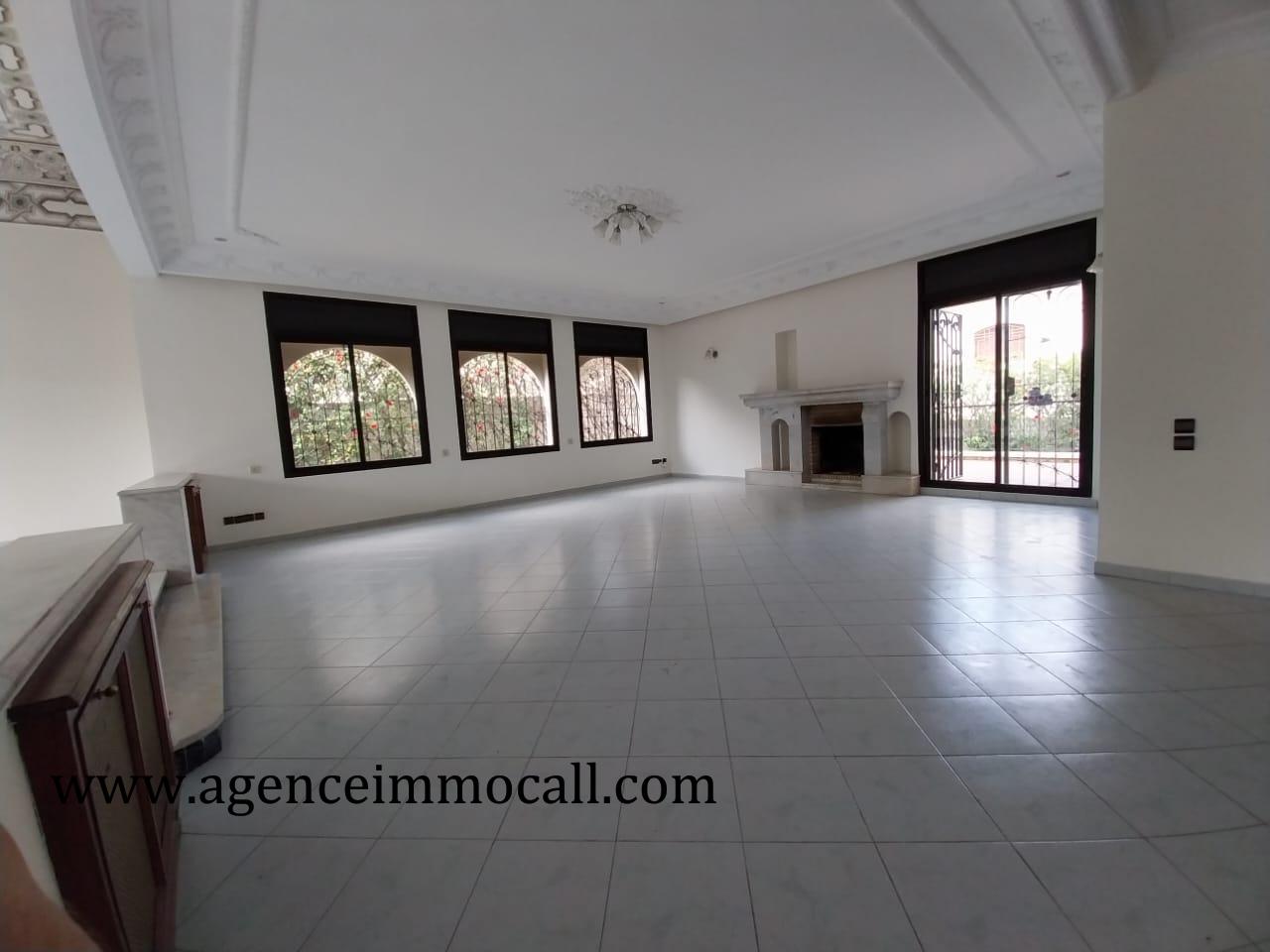 Villa en location à Hay riad — 2