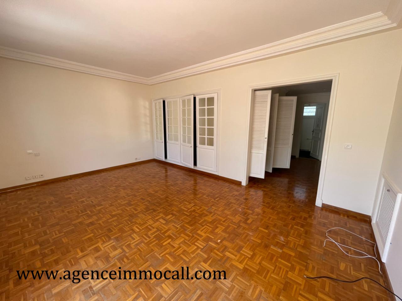 Villa en location située à SOUISSI — 6
